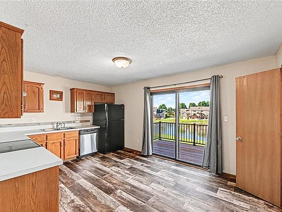 4th image of 145 Stonebridge Ln #145