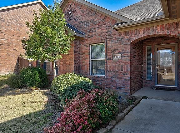 2nd image of 3133 Rivercrest Dr
