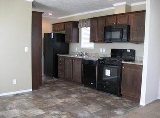 25246 Saxony St, Woodhaven, MI