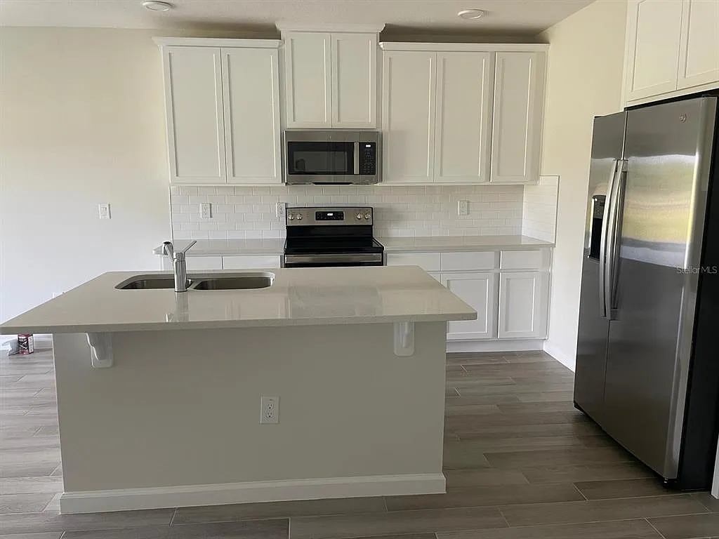 3 bed, 2.5 bath, 1556 sqft, $2,450 — Photo 4