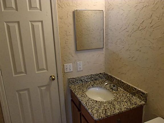 3rd image of 741 Santiago Dr