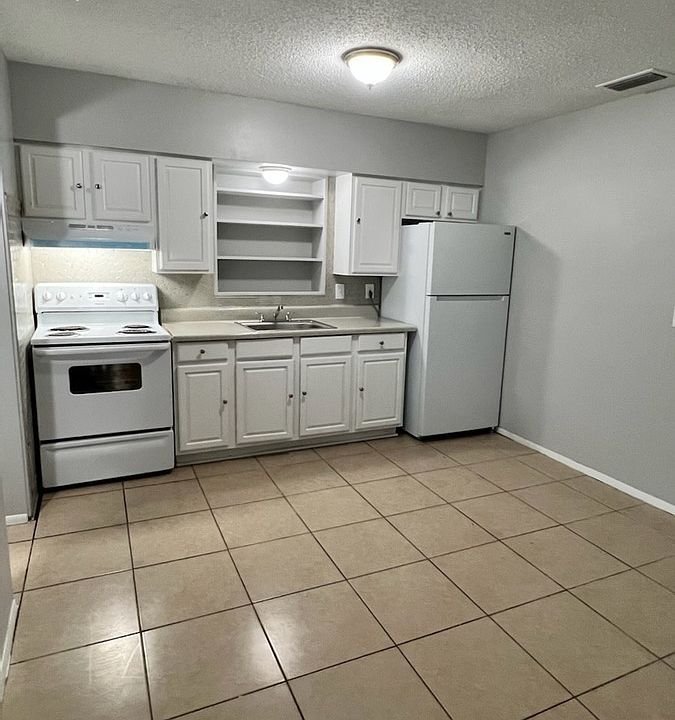 2nd image of 5511 18th St W #D