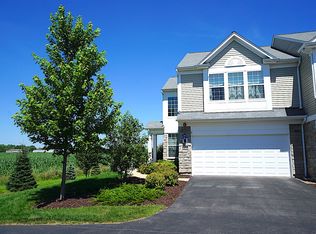 369 Devoe Dr, Oswego, IL 60543