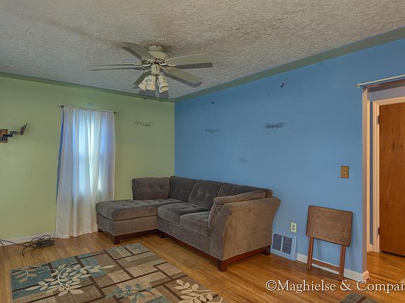 2nd image of 2942 W Ave SW