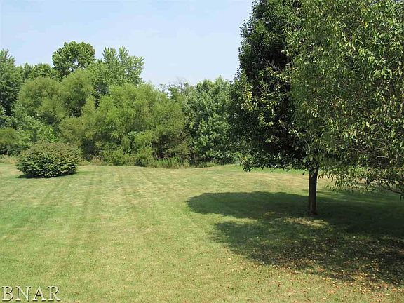 5th image of 3039 Hilltop Dr