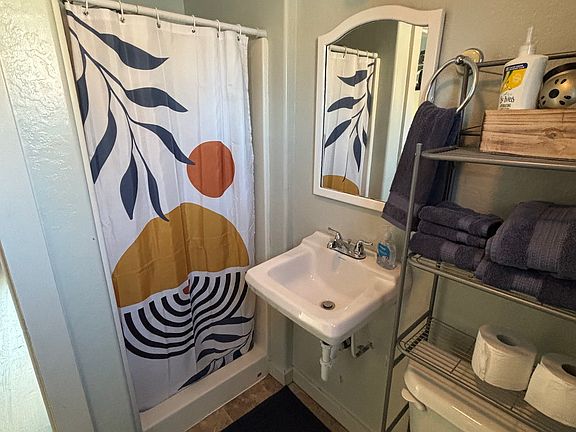 4th image of 209 S Saint Charles St #3