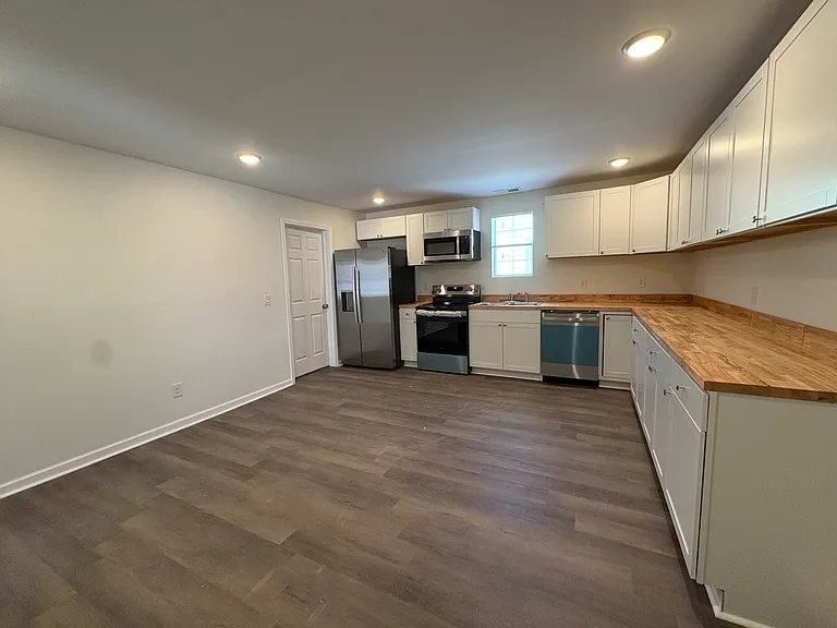 121 Mason St — Photo 2