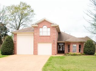 208 Oakmont Rd, Starkville, MS 39759