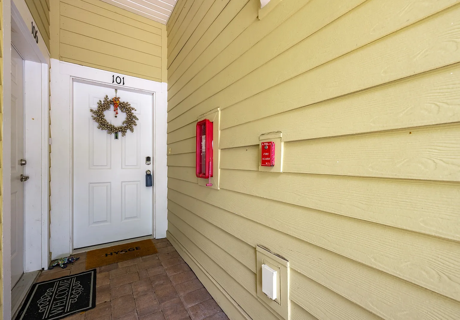 131 Burnett Ct — Photo 3