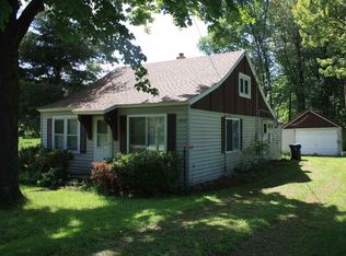 N5801 Edgewood Rd, Shawano, WI 54166