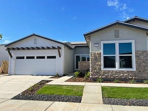 2451 Bastidas Dr photo 1