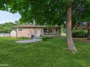 7213 Hiawatha Dr, Wonder Lake, IL 60097