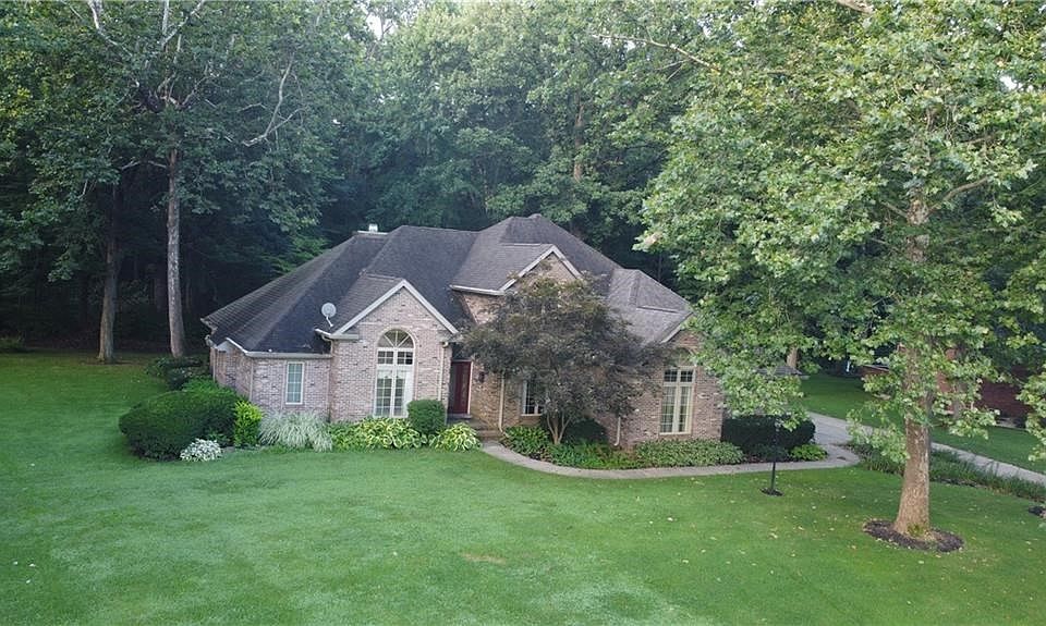1st image of 770 S Forest Dr