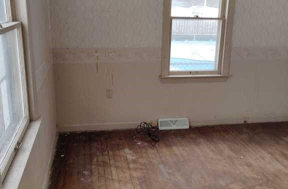 3rd image of 5137 E 115th St #F
