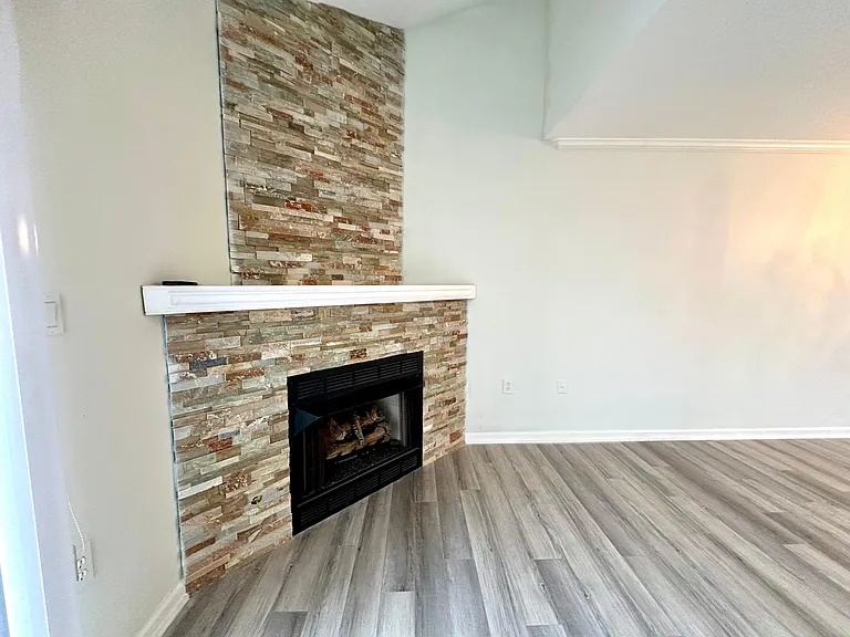 14051 Queens Harbor Rd — Photo 22