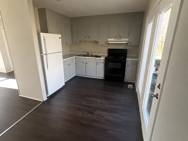 5606 Agner Dr #B — Photo 4