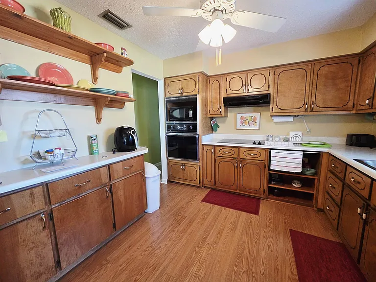 102 S Claire Dr — Photo 7