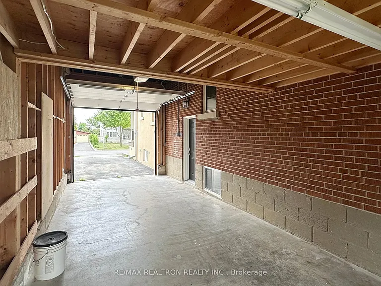 49 Exbury Rd #BASEMENT — Photo 34