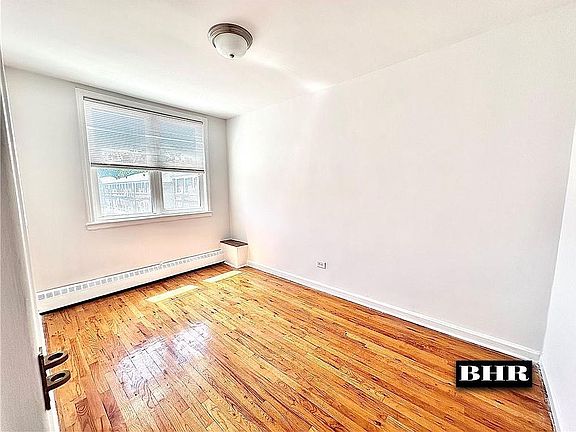 5th image of 5710 Avenue 116 #E