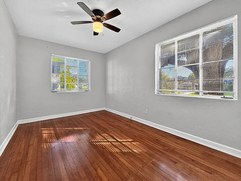 804 Highland Ave — Photo 15