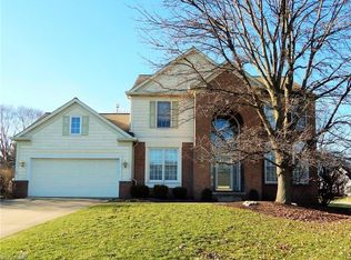 8472 Acadia Dr, Northfield, OH
