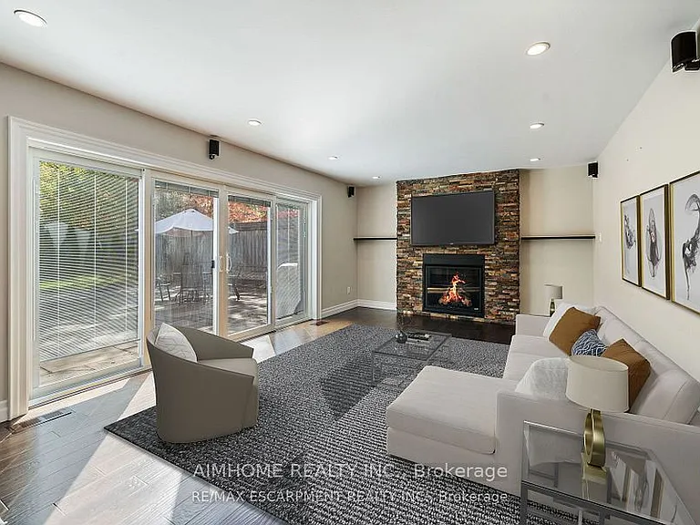 1300 Braeside Dr — Photo 13