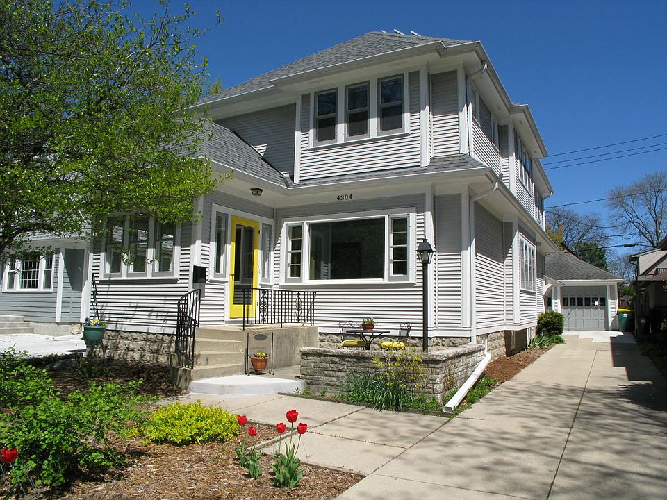 2nd image of 4304 N Woodburn St