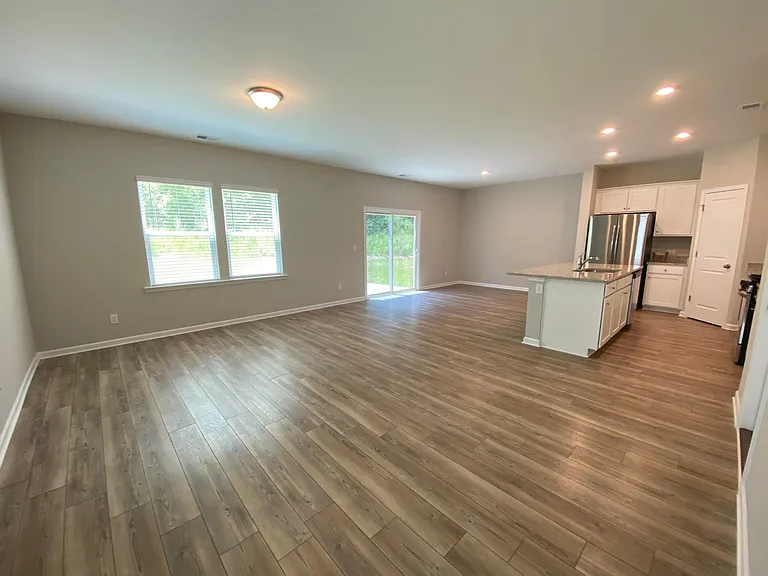 292 Golden Eagle Pkwy — Photo 24