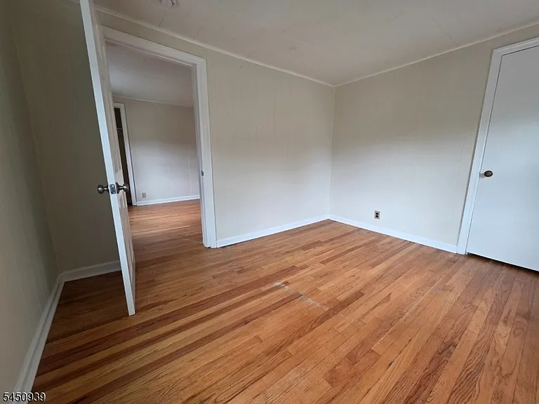 8 Clinton St — Photo 10