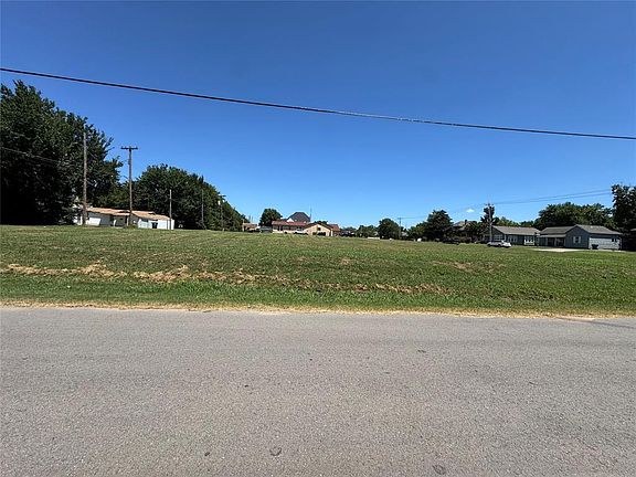 3rd image of 419 W 7th St Lot 7-11