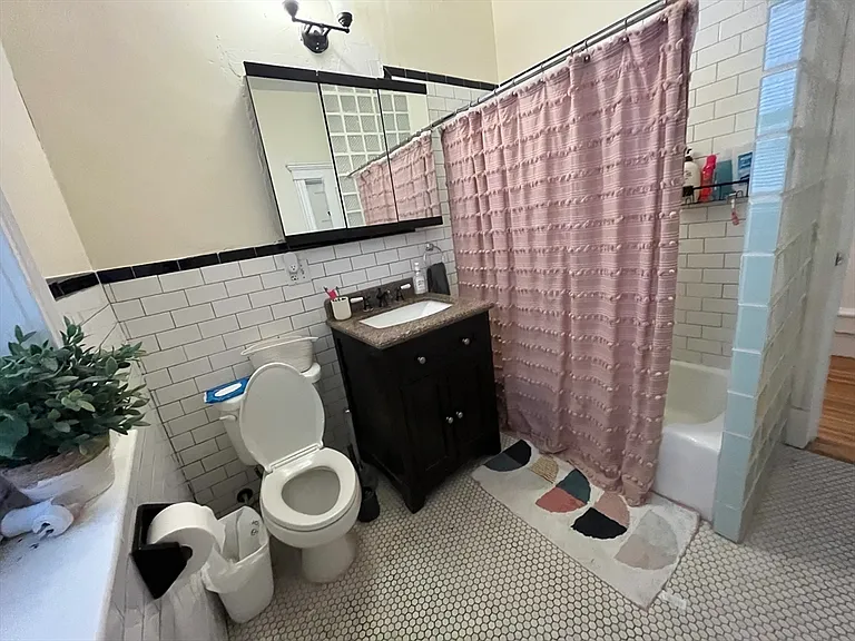 1033 Beacon St #1 — Photo 18