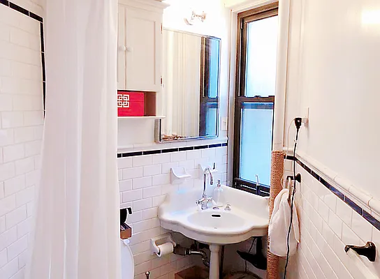 Rented by R New York | media 34