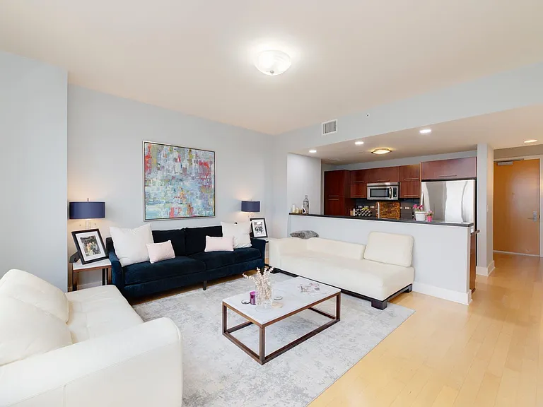 603 Davis St #1808 — Photo 2