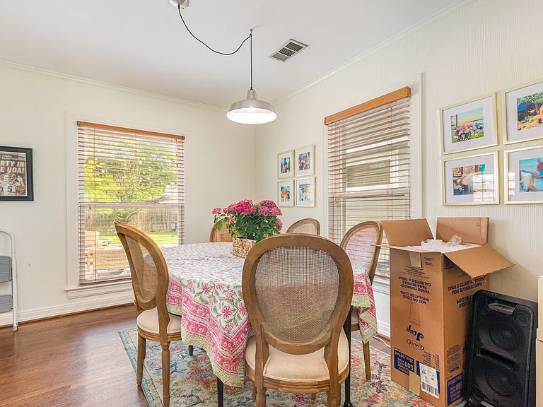 4220 Lovers Ln — Photo 8