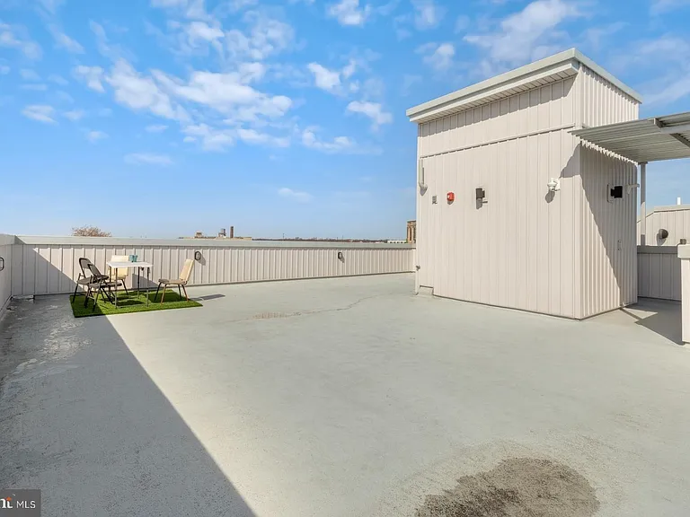 1335 N Marston St #402 — Photo 30