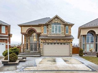 102 Assisi St, Hamilton, ON L8W0A4