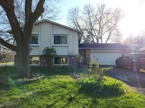 7248 Candlewood Dr N, Brooklyn Park, MN 55445