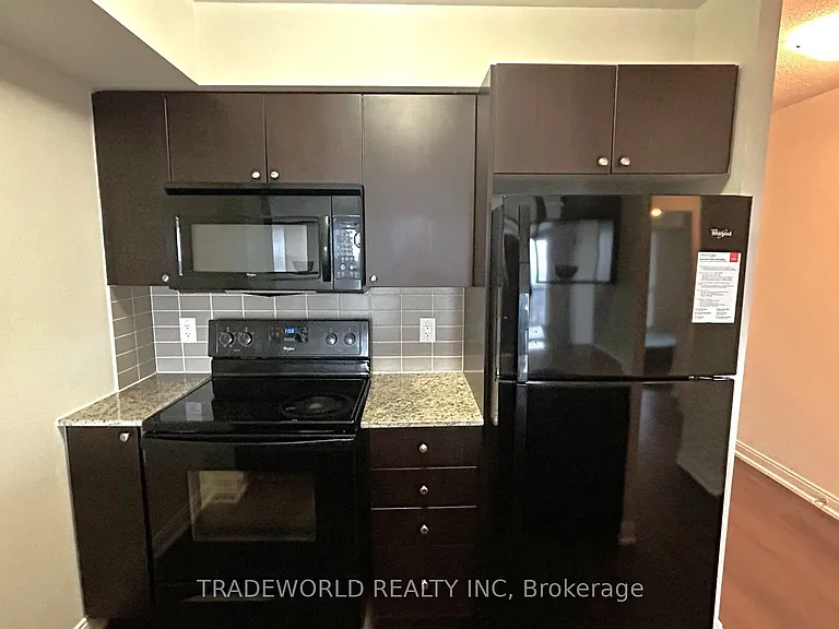 181 Village Green Sq #2911 — Photo 13