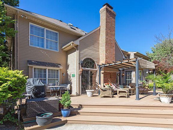 3rd image of 1727 Cathedral Ct