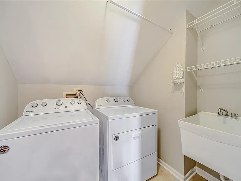 5S530 Scots Dr #18F — Photo 18