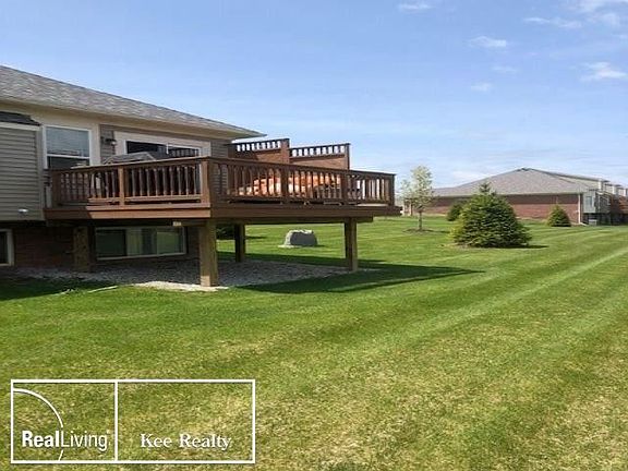 5th image of 14939 Village Park Cir #84