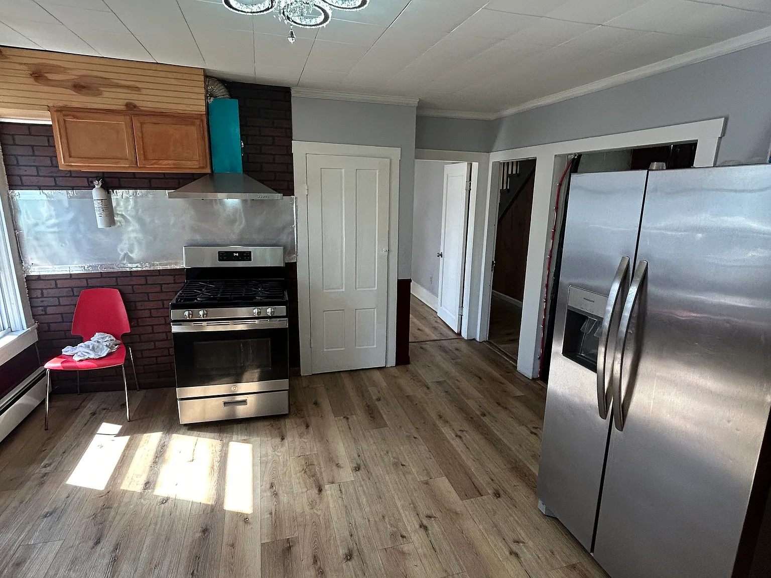 3 bed, 1300 sqft, $2,500 — Photo 3