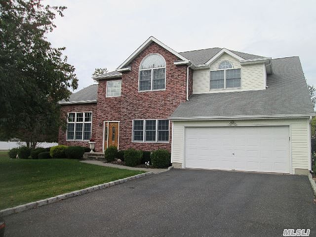1st image of 9 Jacobsen Ct