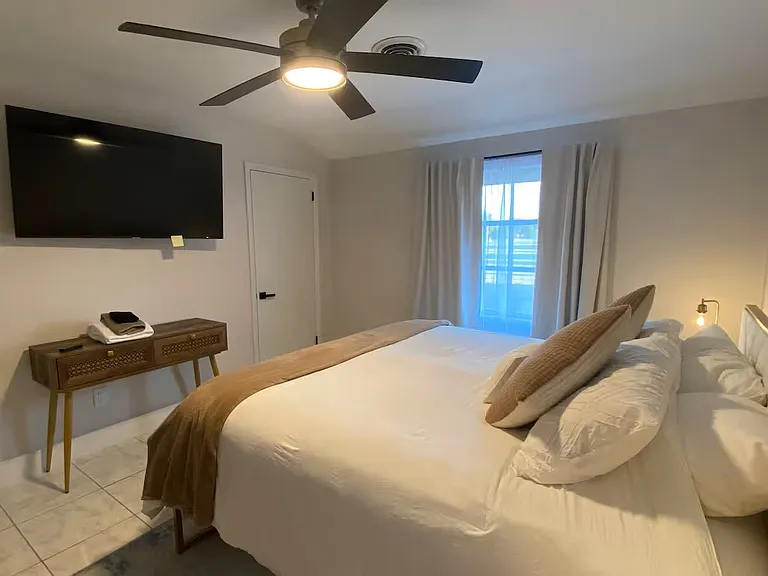 Catalina Dr — Photo 2