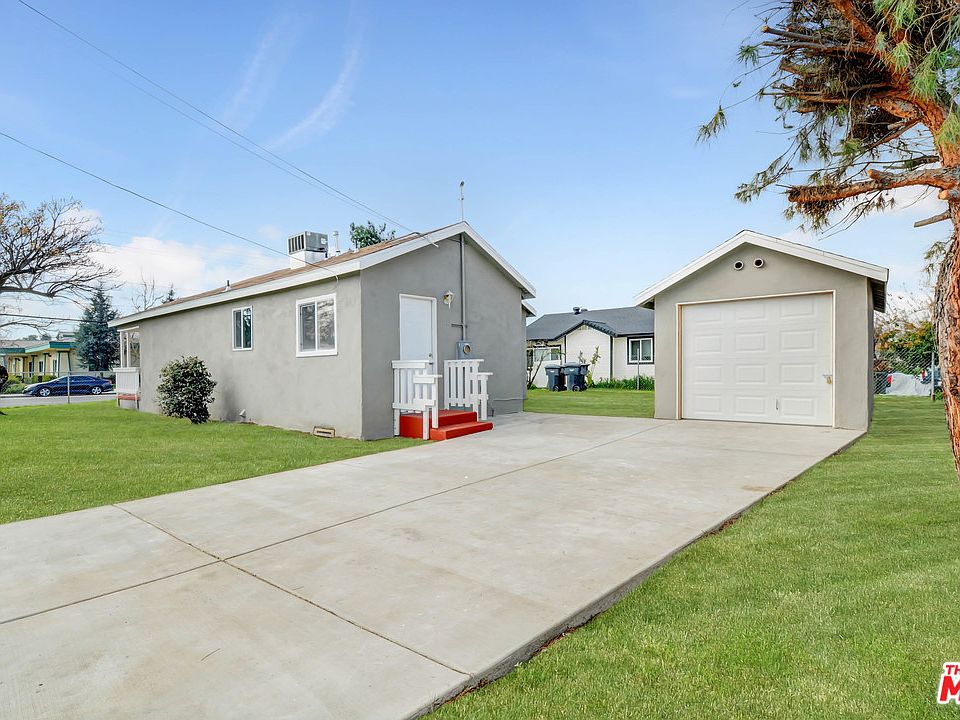 1st image of 202 W Lugonia Ave