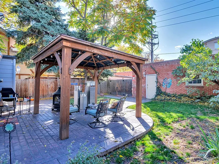 517 Josephine St — Photo 26