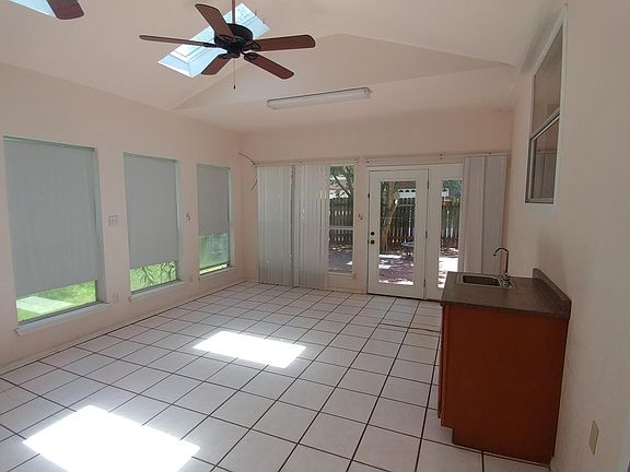 4th image of 13301 Marrero Dr