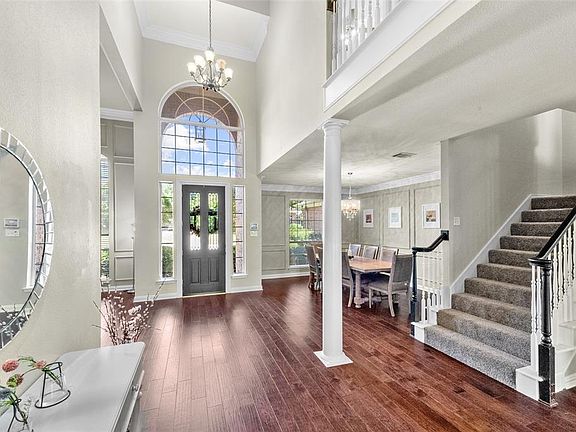 5th image of 209 Manor Pl