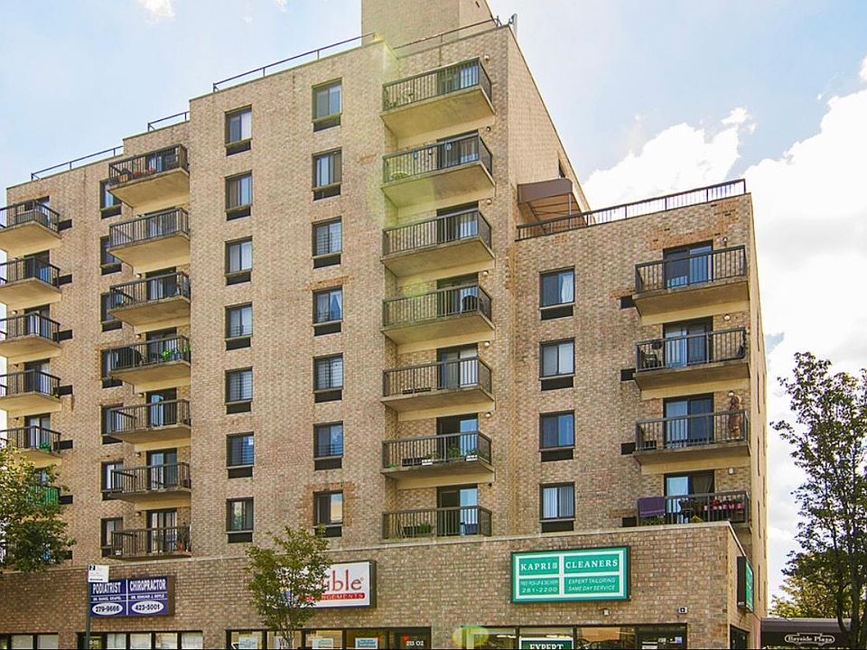 Beautiful condominium building 6th floor apartment with terrace in Bayside