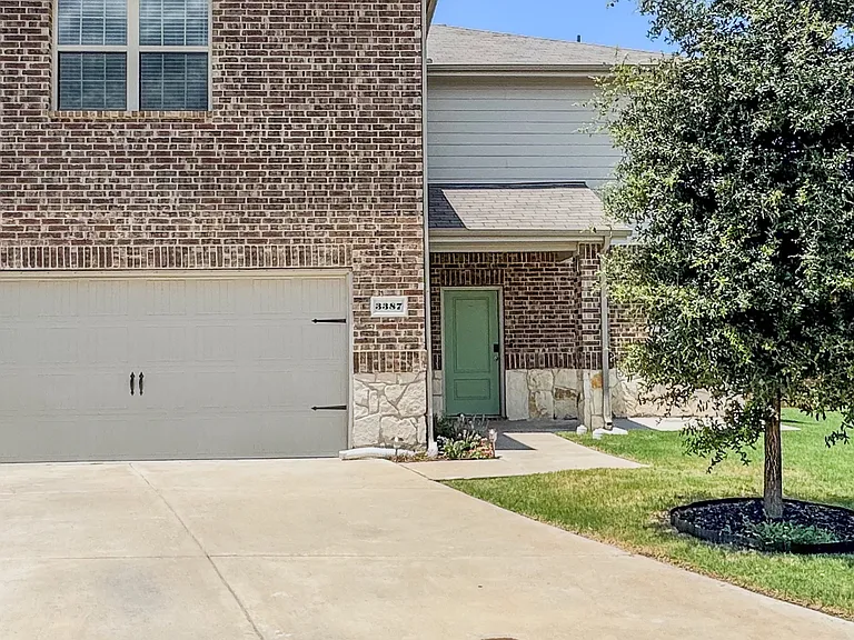 3387 Everly Dr — Photo 1